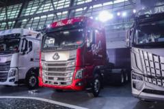 东风柳汽 乘龙H7重卡 590马力 6X4 LNG自动档牵引车(LZ4250H7DM03)