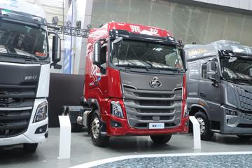 东风柳汽 乘龙H7重卡 590马力 6X4 LNG自动档牵引车(LZ4250H7DM03)