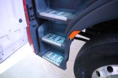 东风柳汽 乘龙H7重卡 590马力 6X4 LNG自动档牵引车(LZ4250H7DM03)