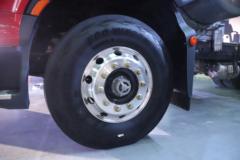 东风柳汽 乘龙H7重卡 590马力 6X4 LNG自动档牵引车(LZ4250H7DM03)