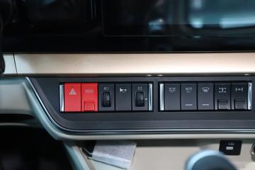 �������� ����H5V 540���� 6X4 LNG�Զ���ǣ����(Һ��)ͼƬ