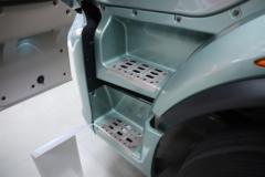 东风柳汽 乘龙H5V 540马力 6X4 LNG自动档牵引车(液缓)