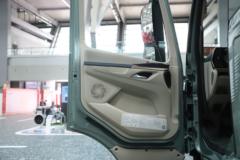 东风柳汽 乘龙H5V 540马力 6X4 LNG自动档牵引车(液缓)