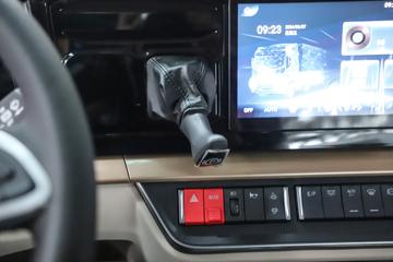 �������� ����H5V 6.9L���� 330���� 4X2 ������10�� AMT�Զ��� 6.8�ײ�դʽ�ػ���ͼƬ