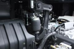 东风柳汽 乘龙H5V 6.9L柴油 330马力 4X2 万里扬10档 AMT自动档 6.8米仓栅式载货车