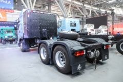 东风柳汽 乘龙H7 6X4 氢燃料牵引车