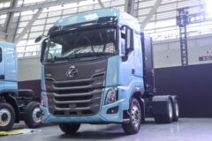 东风柳汽 乘龙H7 6X4 氢燃料牵引车