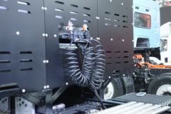 东风柳汽 乘龙H7 6X4 氢燃料牵引车