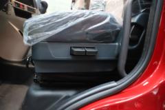 东风柳汽 乘龙H5 300马力 4X2 6.8米仓栅式载货车(LZ5180CCYH5AC1) 东风柳汽 乘龙H5 300马力 4X2 6.8米仓栅式载货车(LZ5180CCYH5AC1)