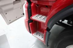 东风柳汽 乘龙H5 300马力 4X2 6.8米仓栅式载货车(LZ5180CCYH5AC1) 东风柳汽 乘龙H5 300马力 4X2 6.8米仓栅式载货车(LZ5180CCYH5AC1)