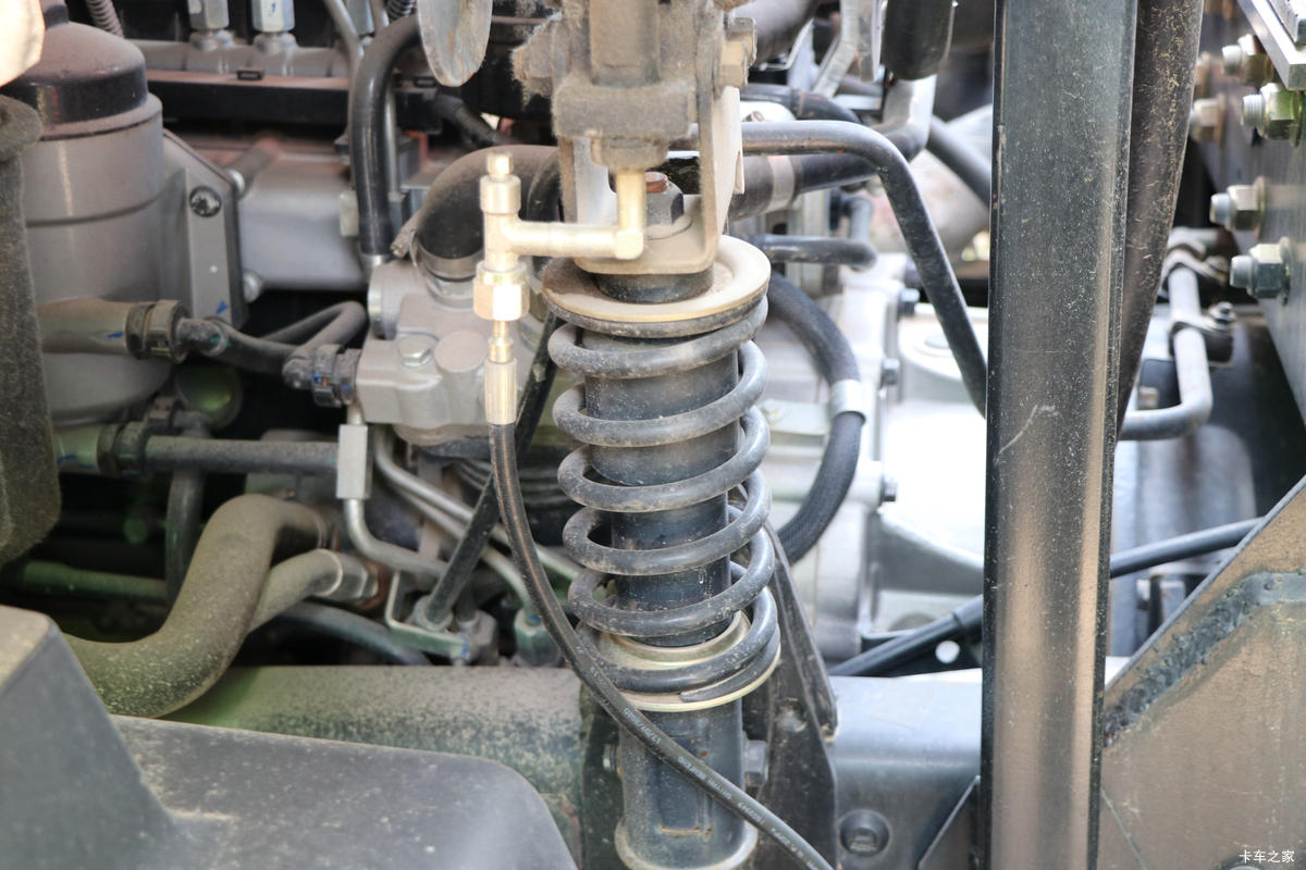 Ͽ K68D 270 8X2 6ж(ɫ)(NJA3312DPF56A)                                                