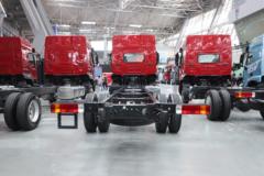 东风柳汽 乘龙H5 270马力 4X2 9.6米厢式载货车(LZ5181XXYH5AC1)