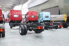 东风柳汽 乘龙H5 270马力 4X2 9.6米厢式载货车(LZ5181XXYH5AC1)
