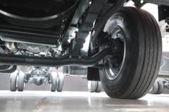 东风柳汽 乘龙H5 270马力 4X2 9.6米厢式载货车(LZ5181XXYH5AC1)