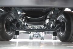 东风柳汽 乘龙H5 270马力 4X2 9.6米厢式载货车(LZ5181XXYH5AC1)