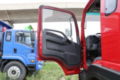 南骏汽车 瑞宇K68G 230马力 6X2 7.8米仓栅式运输车(NJA5240CCYDPF63A) 南骏汽车 瑞宇K68G 230马力 6X2 7.8米仓栅式运输车(NJA5240CCYDPF63A)