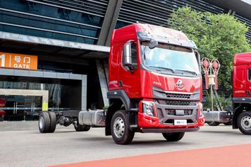 东风柳汽 乘龙H5 270马力 4X2 9.7米AMT自动档翼开启厢式载货车(LZ5181XYKH5AC1)