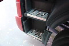 东风柳汽 乘龙H5 260马力 4X2 9.7米厢式载货车(LZ5181XXYH5AC8)