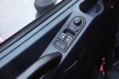 东风柳汽 乘龙H5 260马力 4X2 9.7米厢式载货车(LZ5181XXYH5AC8)