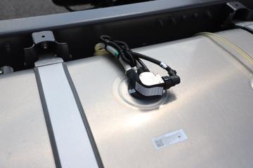 �������� ����H5 260���� 4X2 9.7����ʽ�ػ���ͼƬ