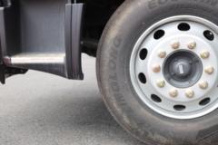 东风柳汽 乘龙H5 260马力 4X2 9.7米厢式载货车(LZ5181XXYH5AC8)