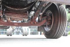 东风柳汽 乘龙H5 260马力 4X2 9.7米厢式载货车(LZ5181XXYH5AC8)