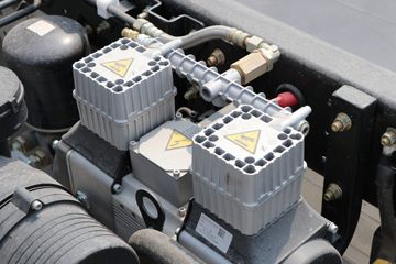 �������ó� ����S300 4.5T 4.2�׵��Ŵ��綯��դʽ�Ῠ(��ɲ)100.46kWhͼƬ