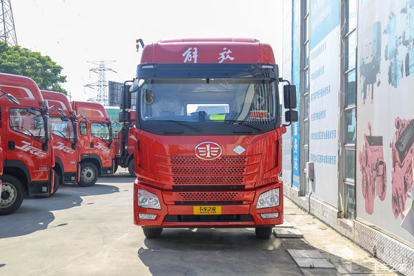 解放JH6智行版480马力LNG重卡 省气又可靠