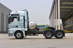 中国重汽 汕德卡SITRAK G7H重卡 590马力 6X4 LNG自动档牵引车