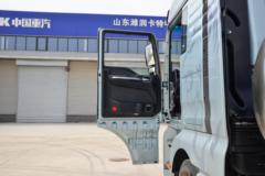 中国重汽 汕德卡SITRAK G7H重卡 590马力 6X4 LNG自动档牵引车
