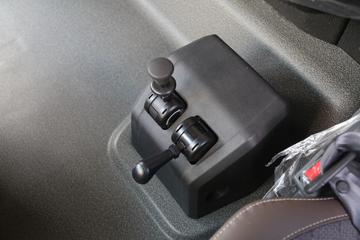 ���� ŷ��GTL ������ 530���� 4X2 LNG�Զ���ǣ����(Һ��)ͼƬ