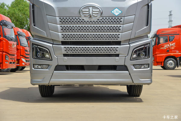 无锡市解放JH6牵引车系列,打折优惠,降3万,赶快抢购!