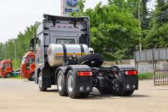 青岛解放 JH6重卡 智享版 560马力 6X4 LNG自动档牵引车(液缓)