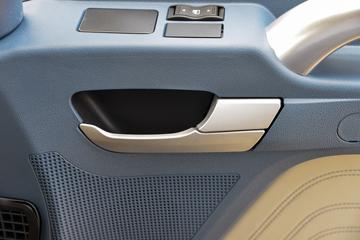 �ൺ��� JH6�ؿ� ������ 560���� 6X4 LNG�Զ���ǣ����(Һ��)ͼƬ