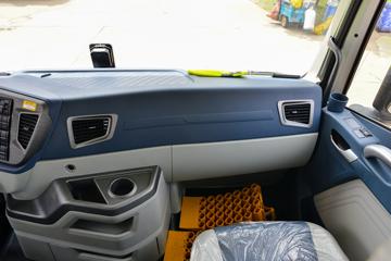 �ൺ��� JH6�ؿ� ������ 560���� 6X4 LNG�Զ���ǣ����(Һ��)ͼƬ