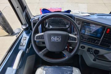 �ൺ��� JH6�ؿ� ������ 560���� 6X4 LNG�Զ���ǣ����(Һ��)ͼƬ