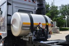 青岛解放 JH6重卡 智享版 560马力 6X4 LNG自动档牵引车(液缓)