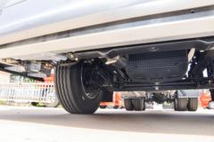 青岛解放 JH6重卡 智享版 560马力 6X4 LNG自动档牵引车(液缓)