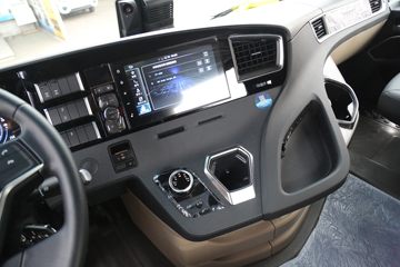 ���� ŷ��EST �ǻ԰� 580���� 6X4 LNG AMT�Զ���ǣ����(BJ4259L6DLL-05)ͼƬ