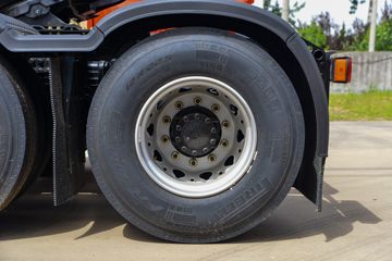 �ൺ��� JH6�ؿ� ����� 590���� 6X4 LNG�Զ���ǣ����ͼƬ
