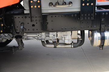 �ൺ��� JH6�ؿ� ����� 590���� 6X4 LNG�Զ���ǣ����ͼƬ