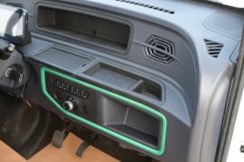 橙仕01 Pro&nbsp;电动封闭厢货驾驶室图片