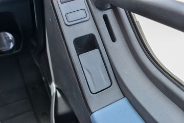 һ����� J6G 320���� 4X2 6.75�ײ�դʽ�ػ���(һ�����10��)(CA5171CCYP62K1L4E6)ͼƬ