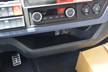 һ����� J6G 320���� 4X2 6.75�ײ�դʽ�ػ���(һ�����10��)(CA5171CCYP62K1L4E6)ͼƬ