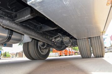 һ����� J6G 320���� 4X2 6.75�ײ�դʽ�ػ���(һ�����10��)(CA5171CCYP62K1L4E6)ͼƬ