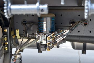 һ����� J6G 320���� 4X2 6.75�ײ�դʽ�ػ���(һ�����10��)(CA5171CCYP62K1L4E6)ͼƬ