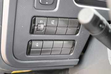 ���� ŷ��R proϵ 300���� 4X2 6.8��AMT�Զ��������ػ���(BJ1186VKPGK-DM1)ͼƬ