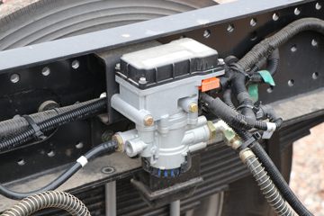 ���� ŷ��R proϵ 300���� 4X2 6.8��AMT�Զ��������ػ���(BJ1186VKPGK-DM1)ͼƬ