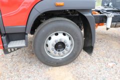 福田 欧航R pro系 300马力 4X2 6.8米AMT自动档栏板载货车(BJ1186VKPGK-DM1)