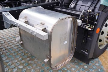 �ൺ��� JH6 300���� 6.75��LNG��դʽ�ػ���ͼƬ